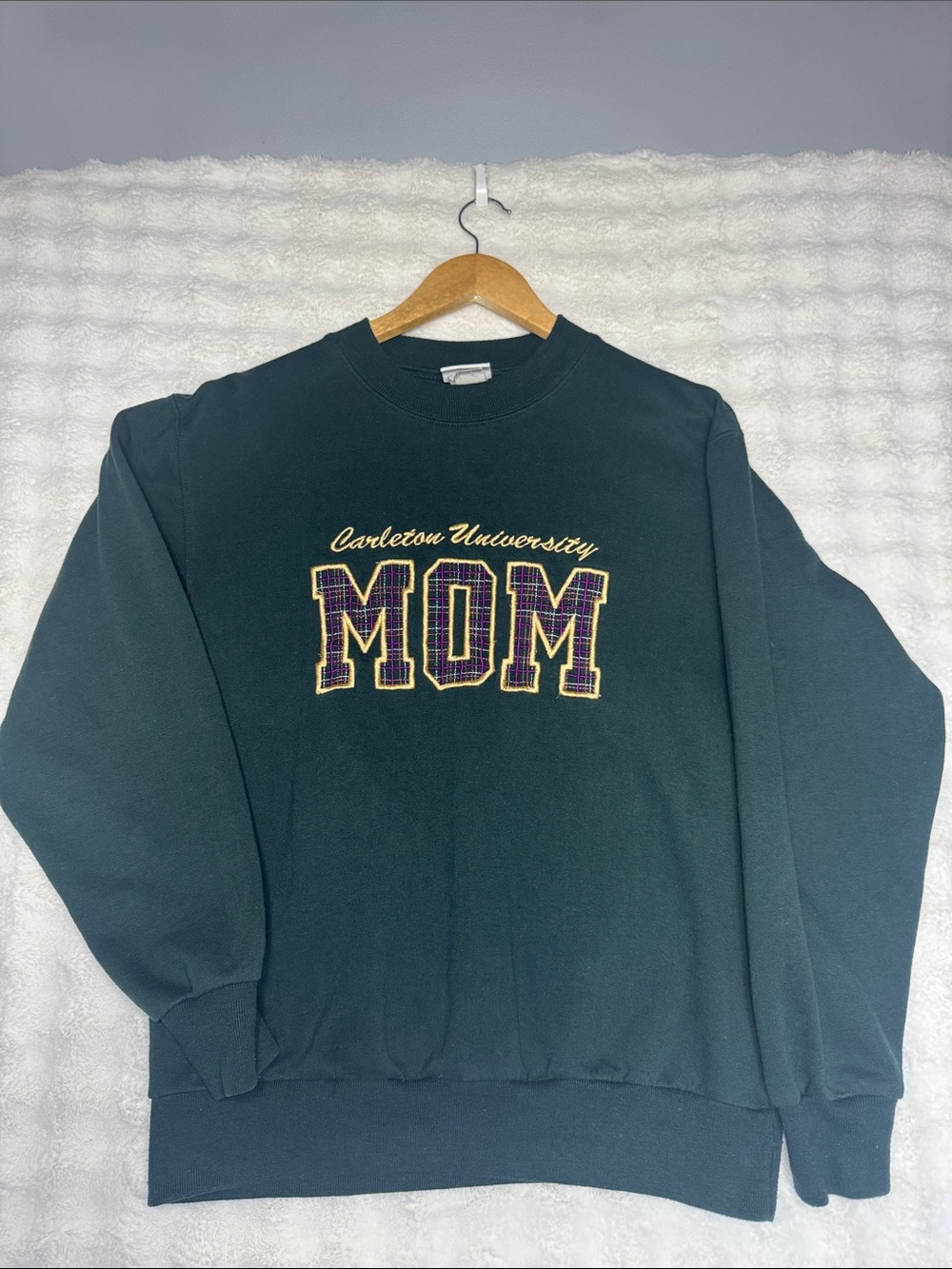 Vintage Hot Campus Collection Embroidered Carleton University Mom Sweatshirt S